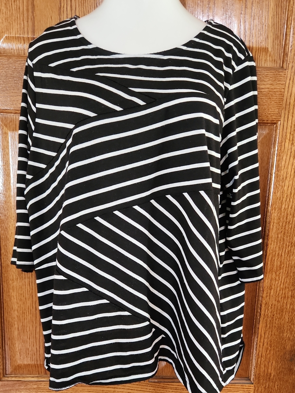 Thomas & Olivia Black & White Striped Long Sleeve Women’s Top 2X
